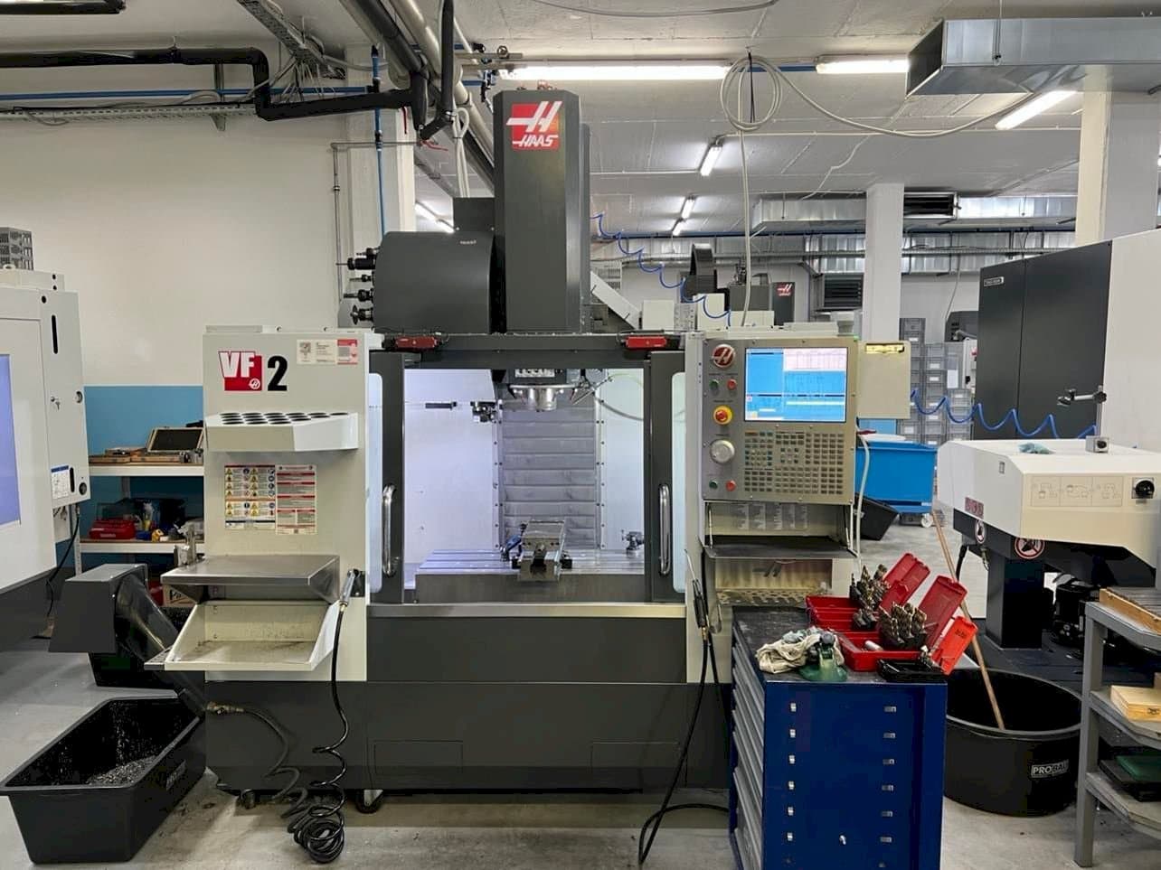 Vista Frontal  da HAAS VF-2  máquina