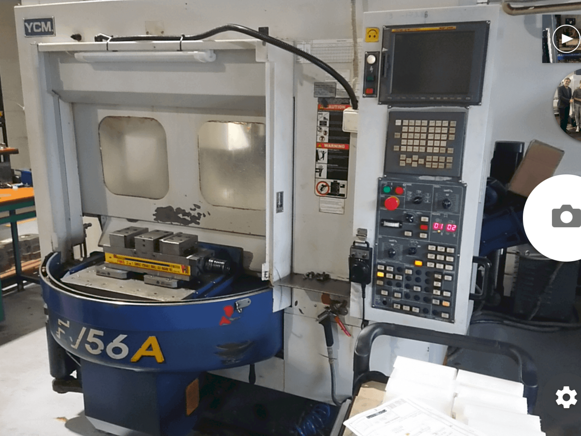 Vista Frontal  da YCM FV56A  máquina