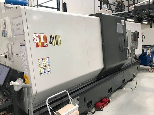 Vista Frontal  da HAAS ST40  máquina