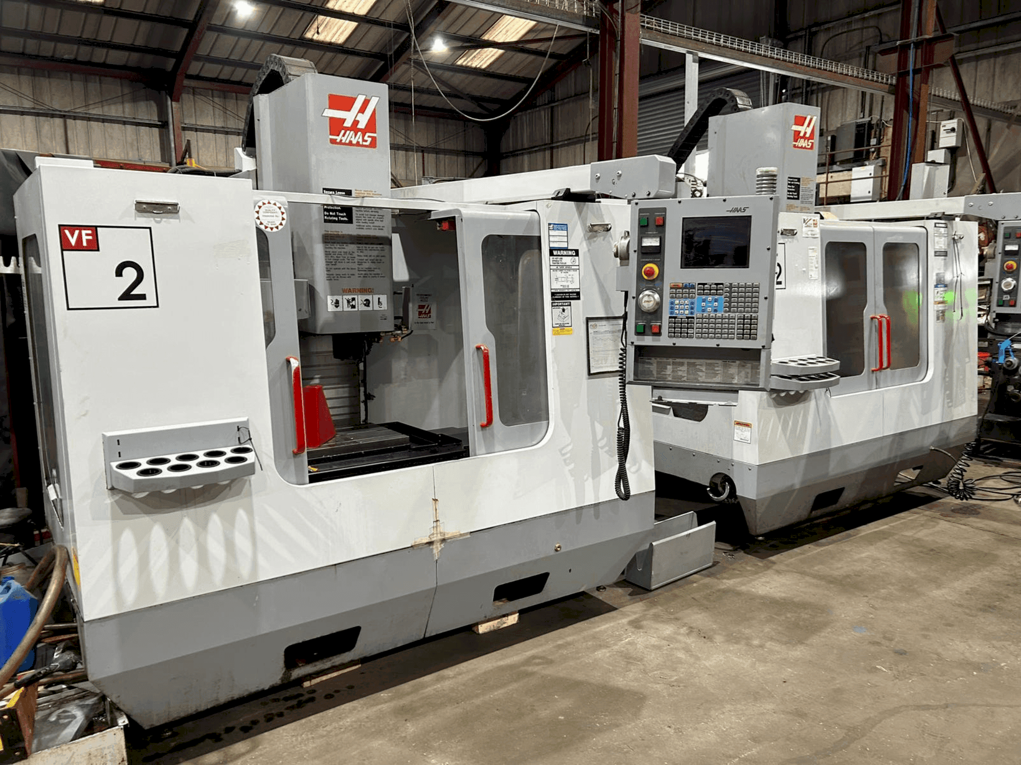Vista Frontal  da HAAS VF2  máquina