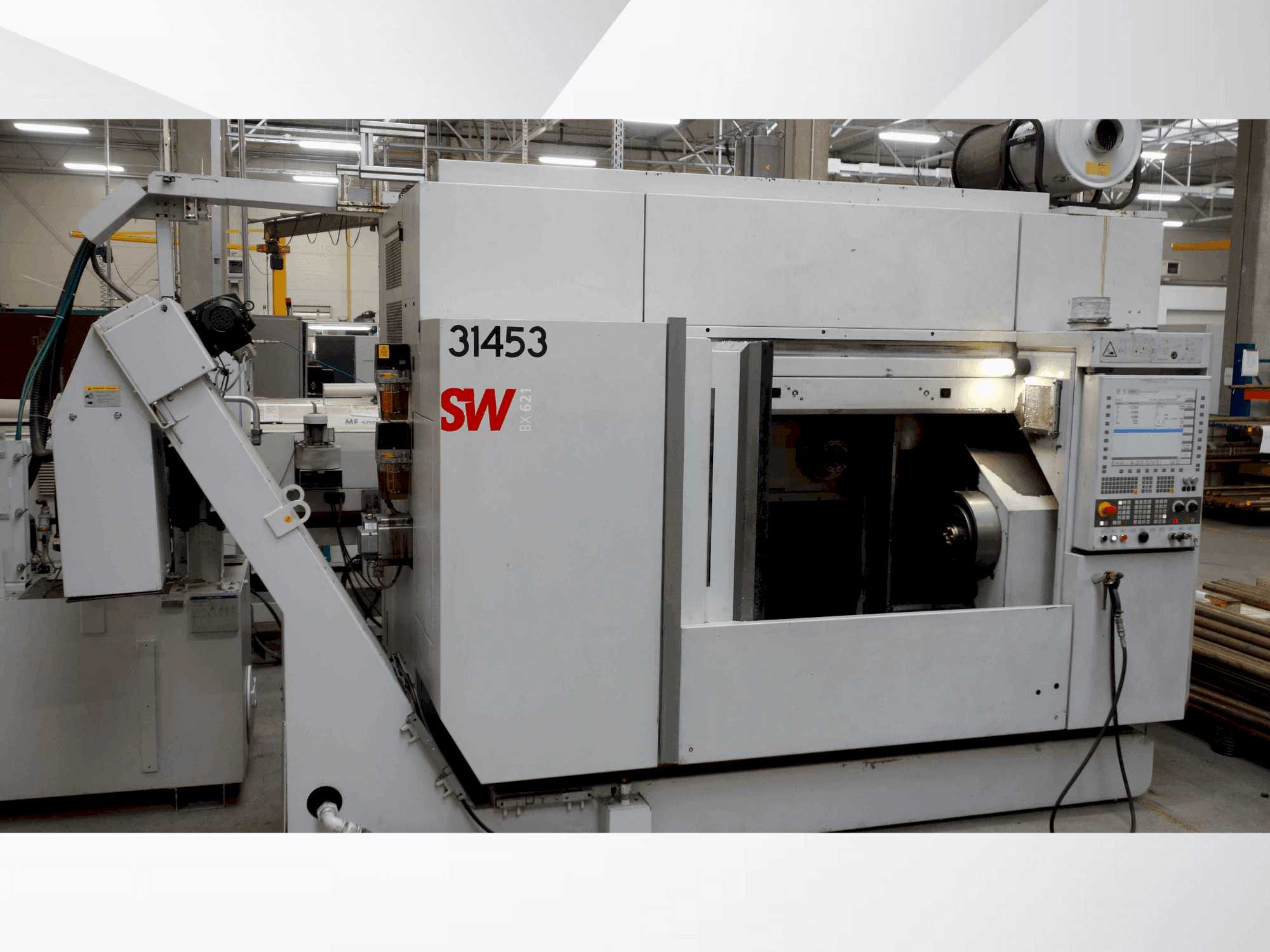 Vista Frontal  da SW BX 621  máquina