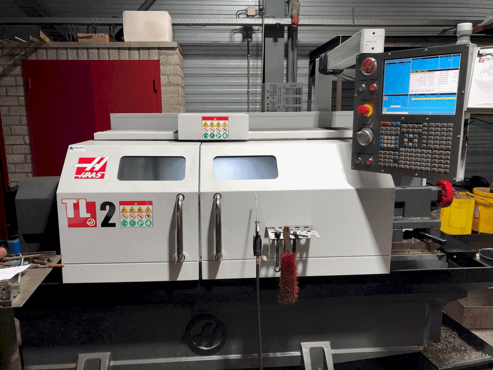 Vista Frontal  da HAAS TL-2  máquina