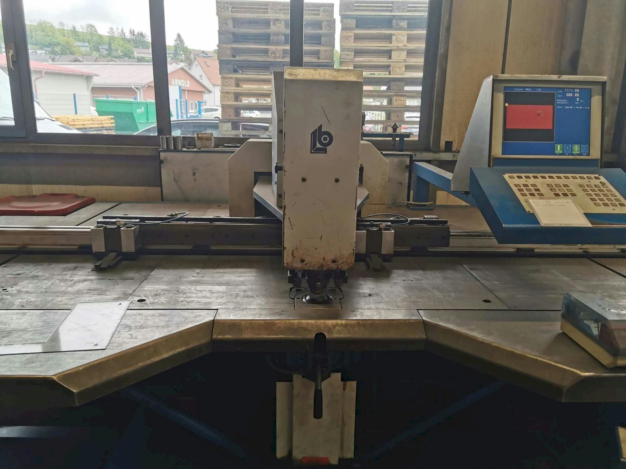Vista Frontal  da BOSCHERT PL 150 CNC Z  máquina