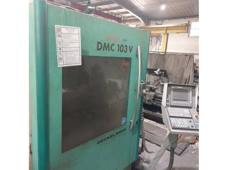 Vista Frontal  da DECKEL MAHO DMC 103V  máquina