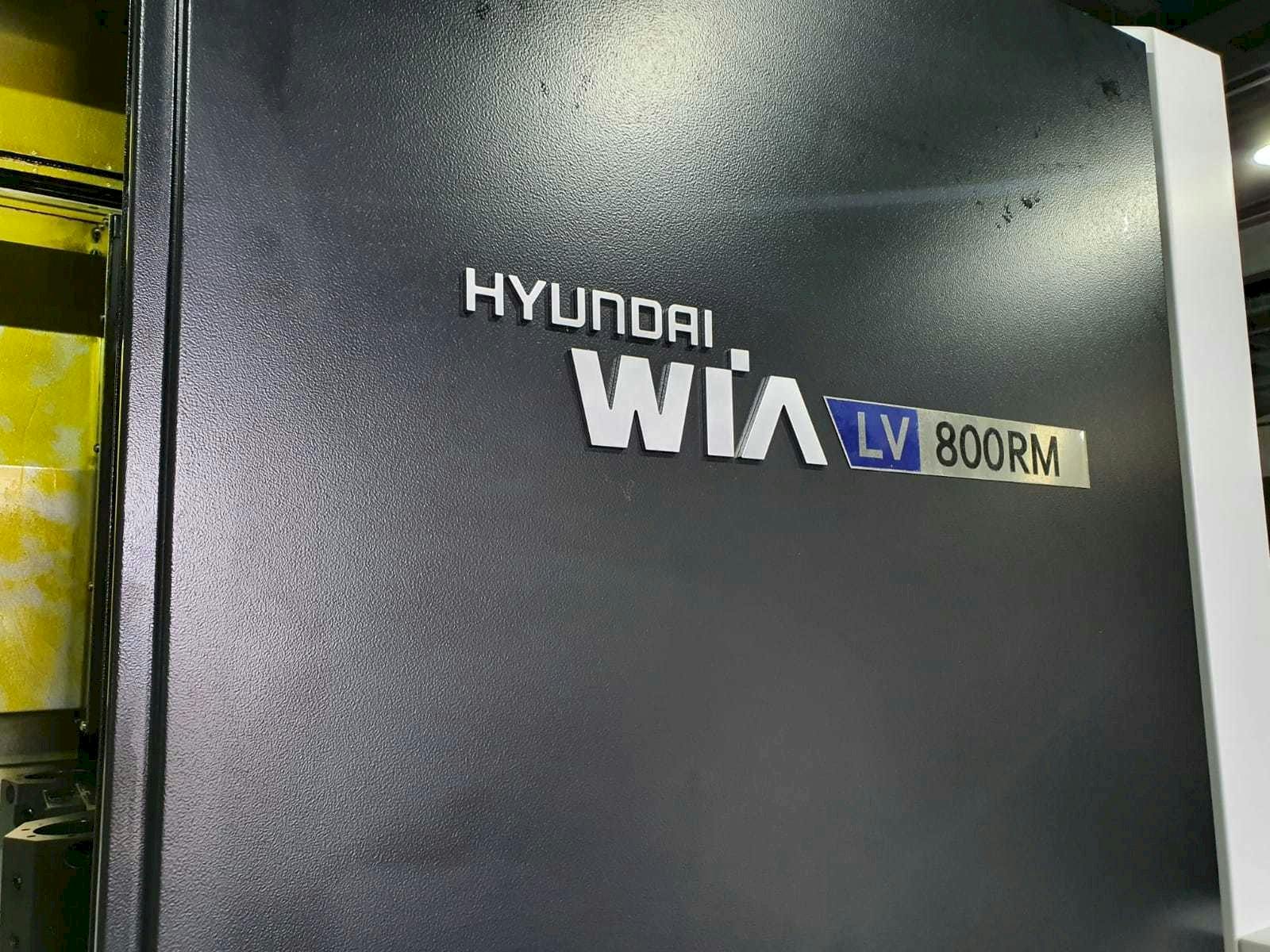 Vista Frontal  da Hyundai Wia LV800RM  máquina