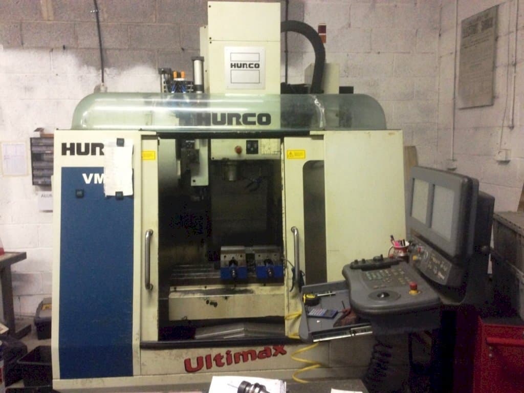 Vista Frontal  da Hurco VM1  máquina