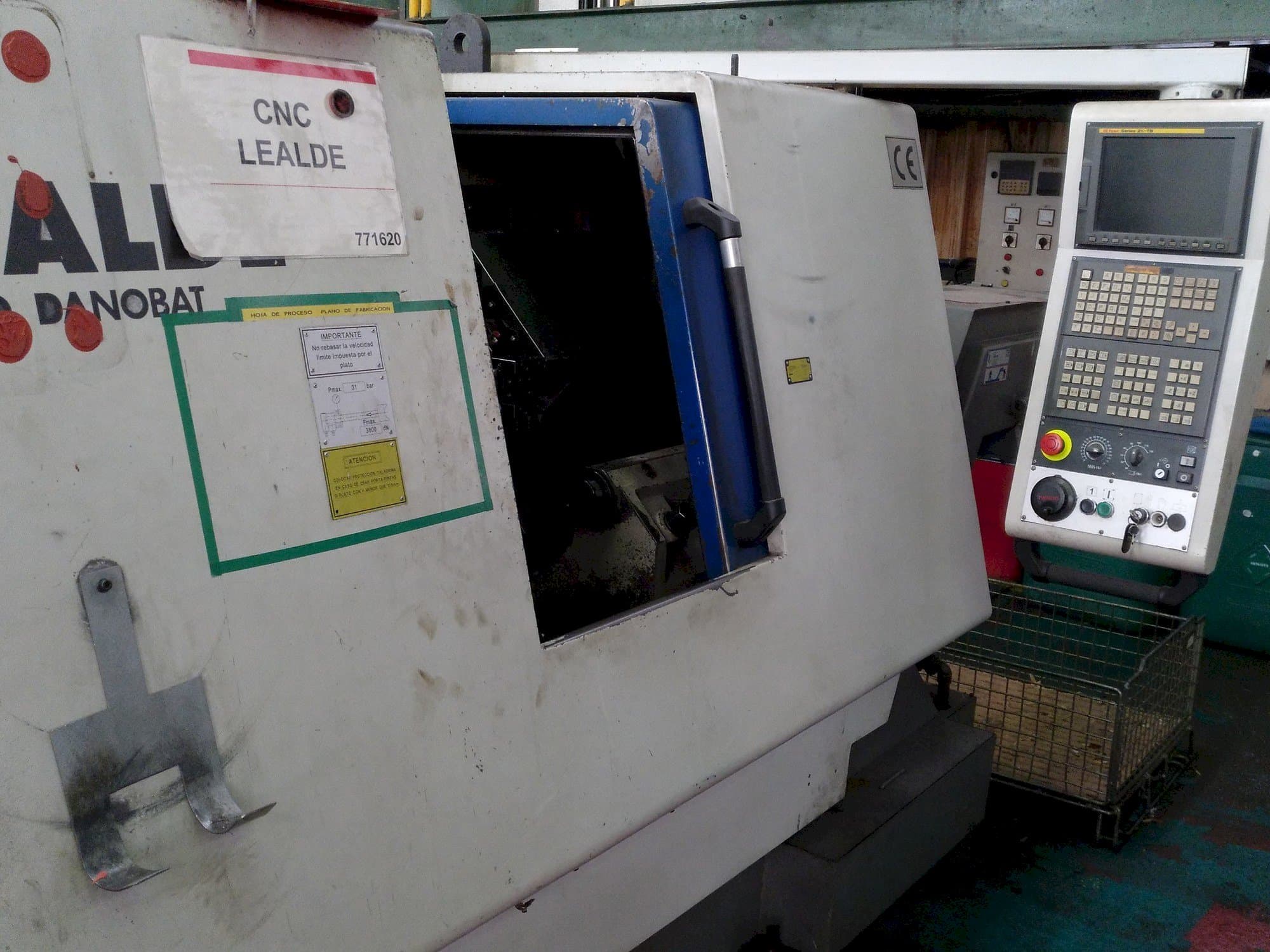 Vista Frontal da Lealde TNC 10 máquina