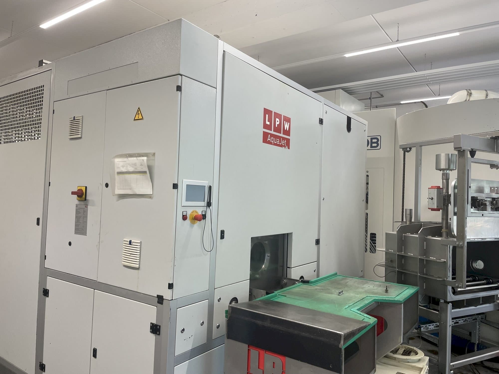 Vista Frontal da LPW LPW Aqua Jet 670 T2-V (2013) máquina