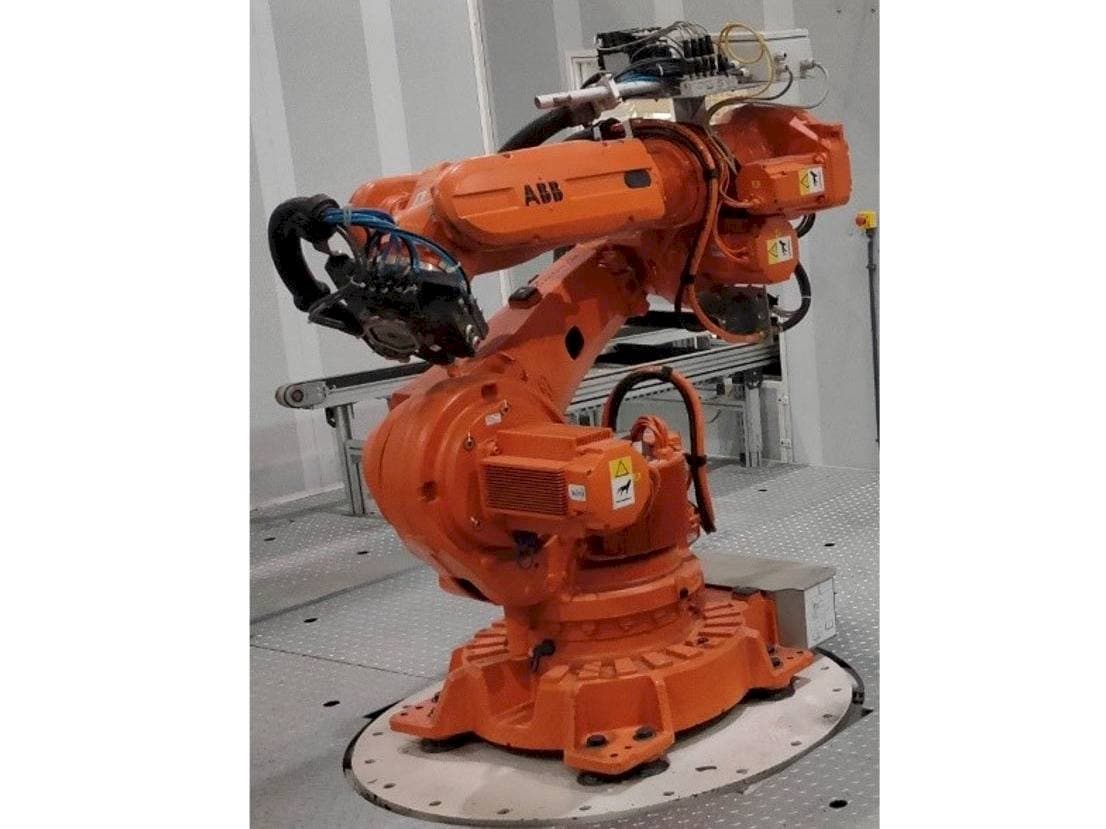 Vista Frontal da ABB IRB 6620-150/2.2 máquina