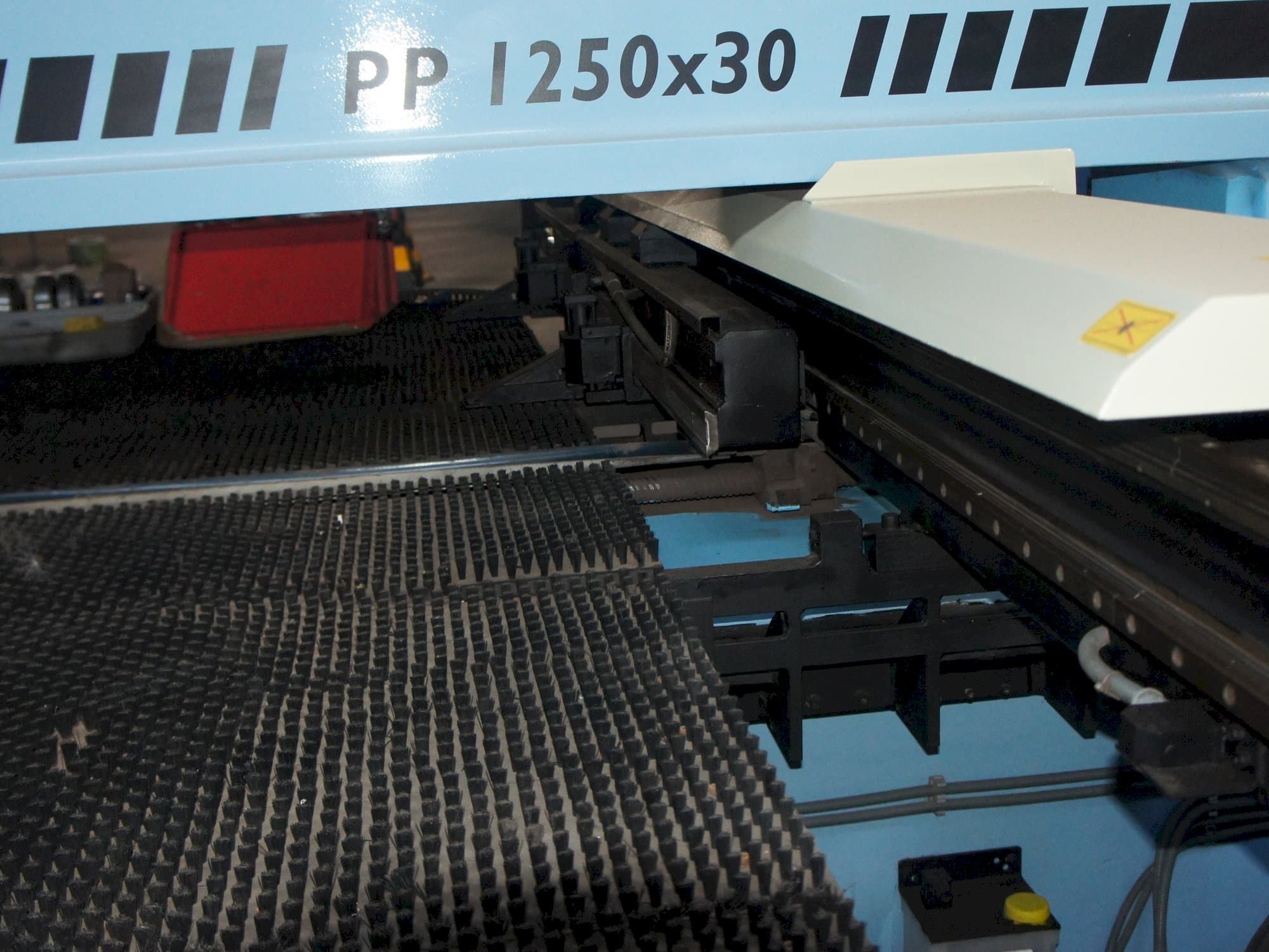 Vista Frontal da Durma PP 12530 máquina