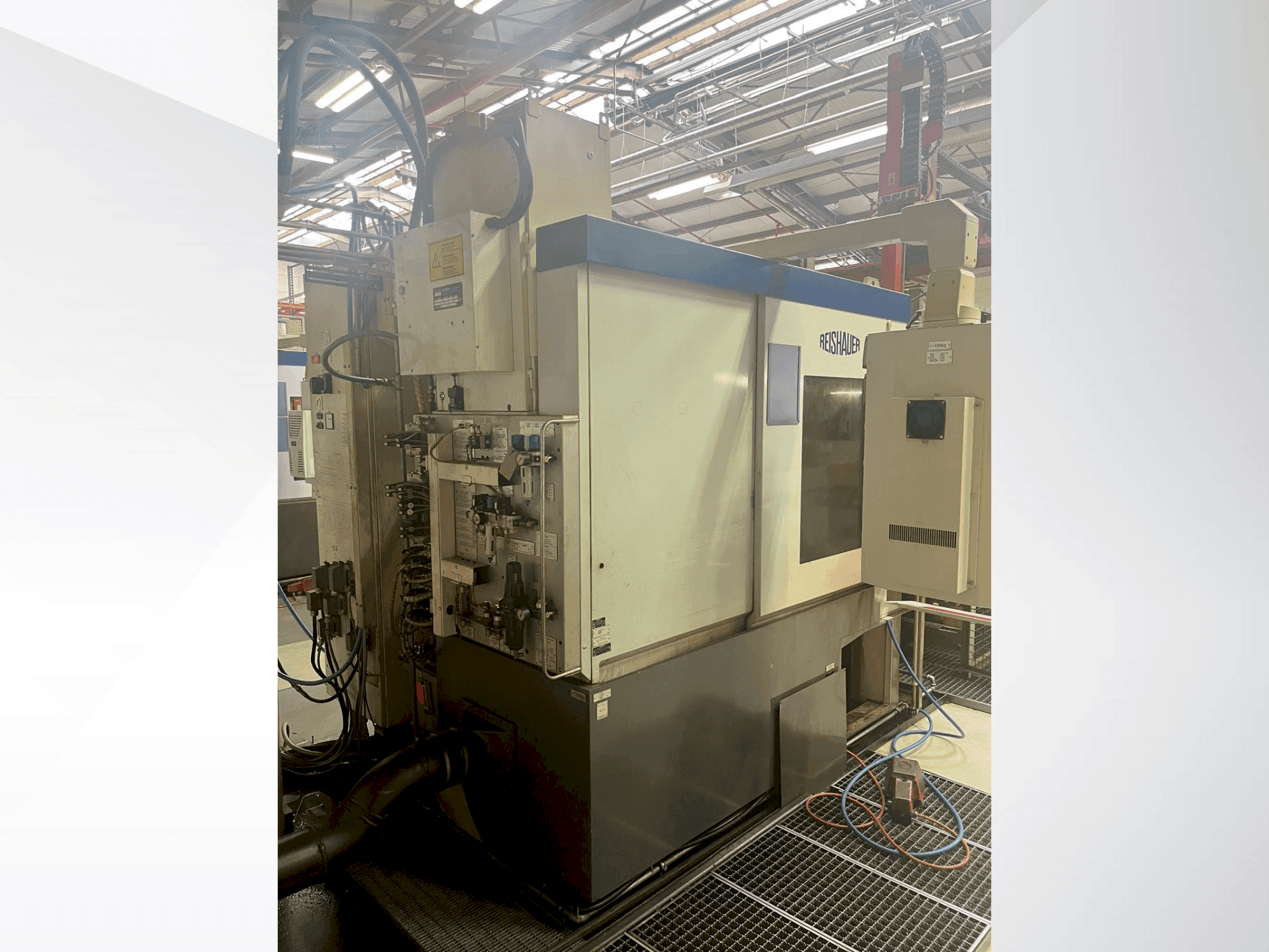 Vista Frontal da Reishauer RZ 150 máquina