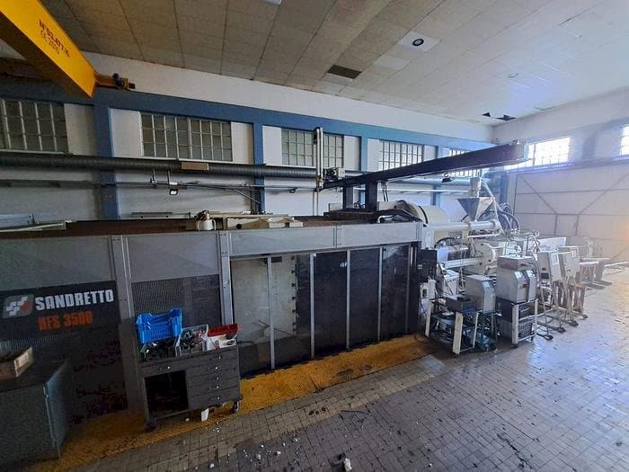 Vista Frontal da SANDRETTO HES 3500 máquina