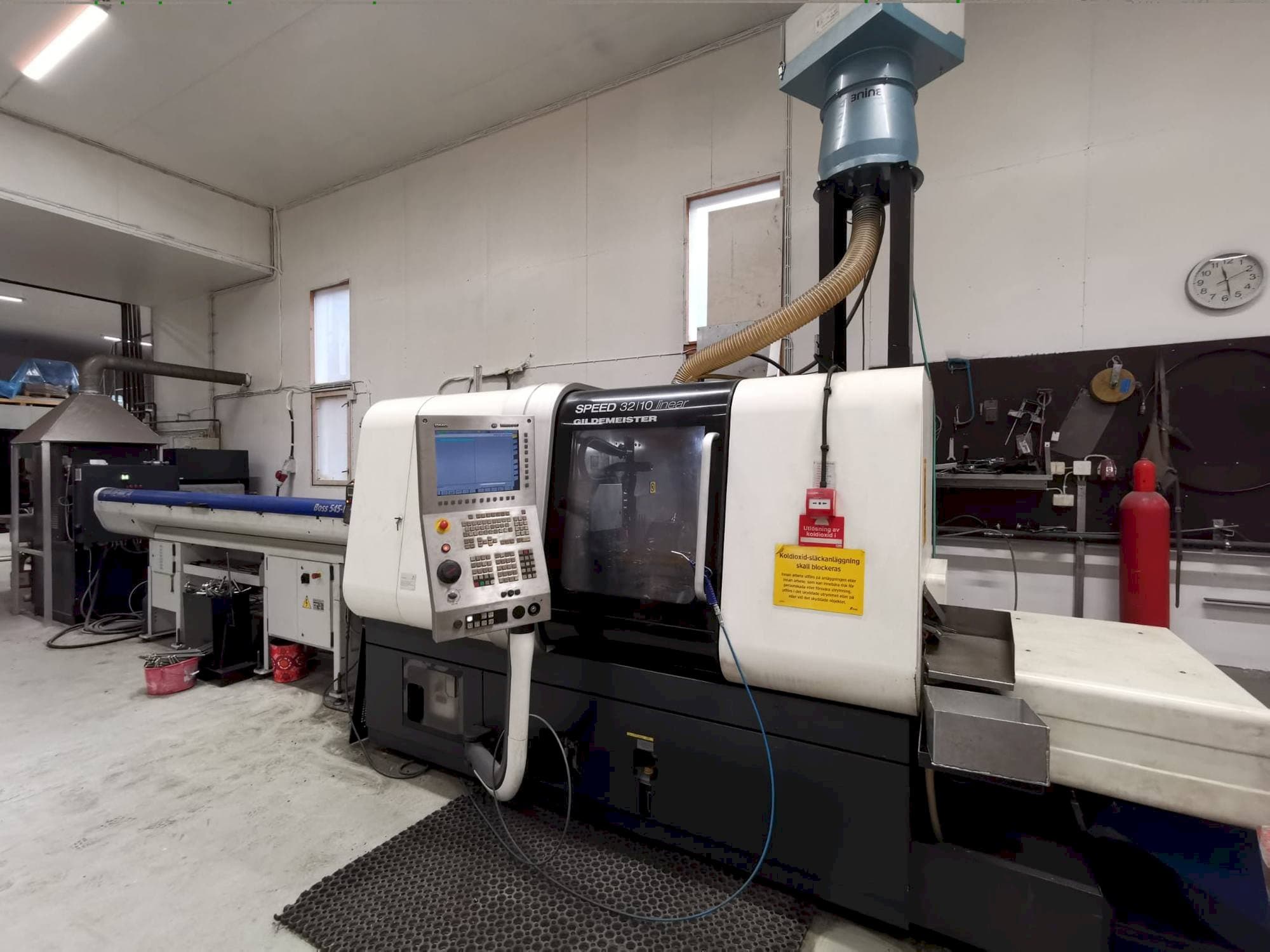 Vista Frontal da Gildemeister Speed 32-10 linear máquina