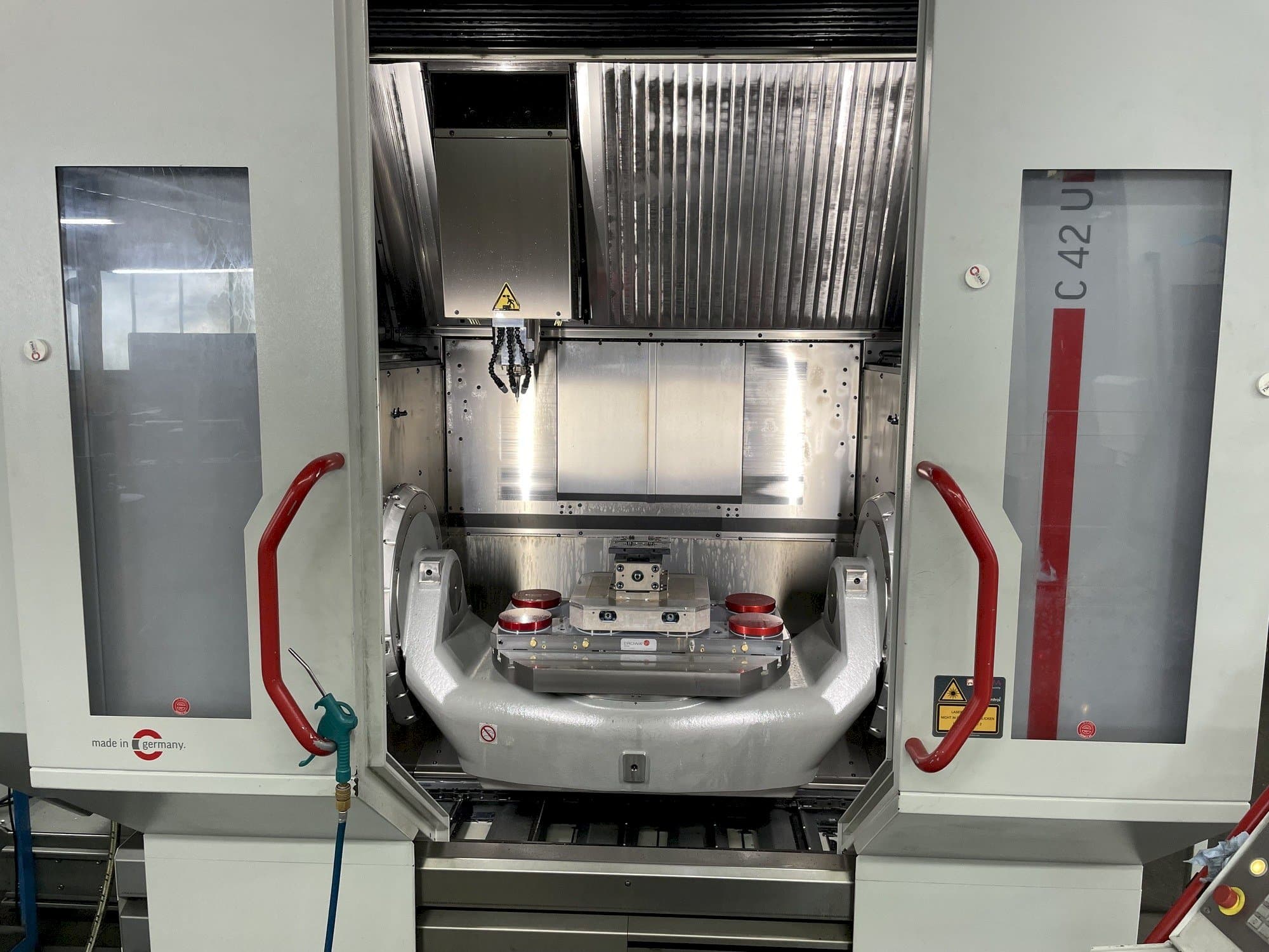 Vista Frontal da HERMLE C 42 U máquina