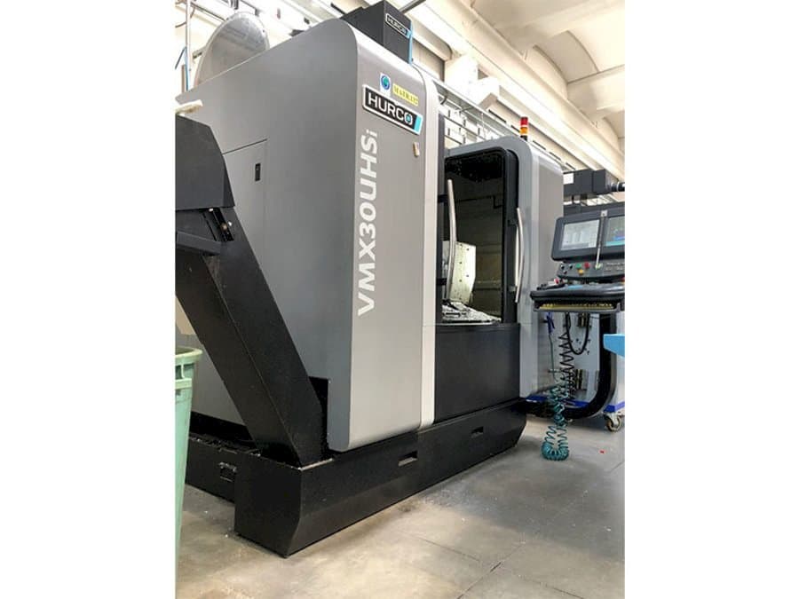 Vista Frontal da Hurco VMX30 UHSi máquina