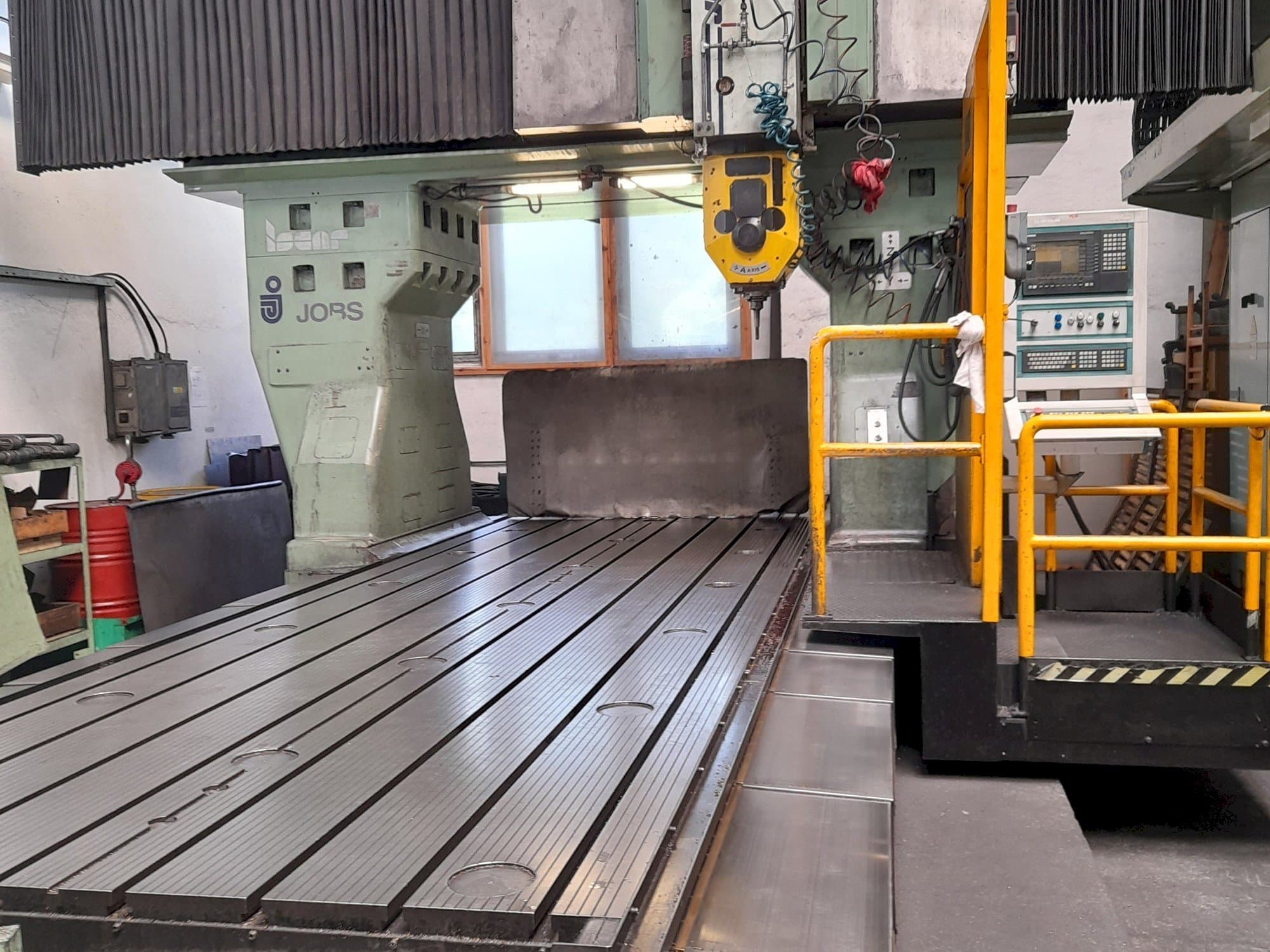 Vista Frontal da JOBS JoMach 243 máquina