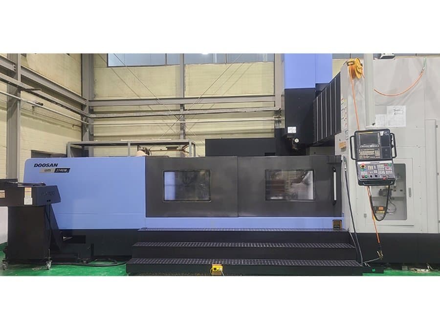 Vista Frontal da Doosan BM 2740M máquina