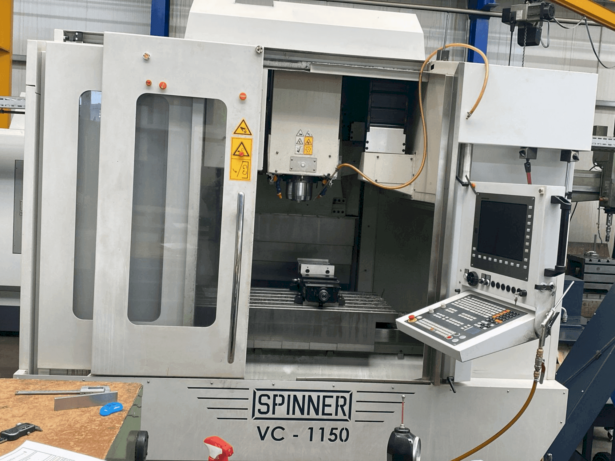 Vista Frontal da SPINNER VC 1150 máquina