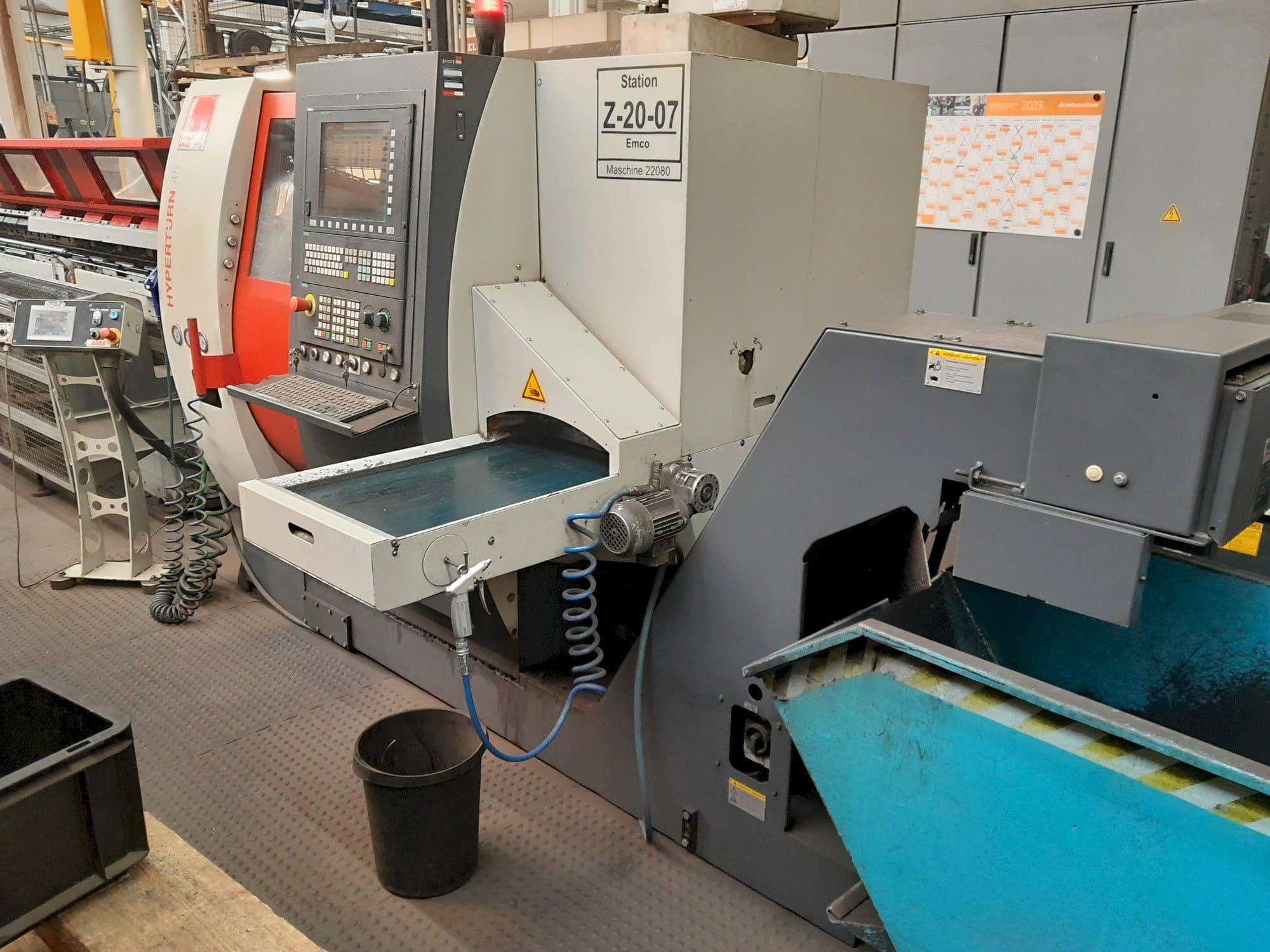 Vista Frontal da EMCO Hyperturn 45 máquina