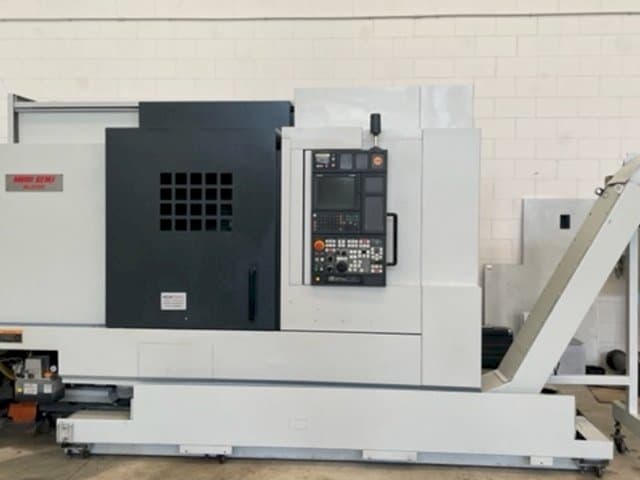 Vista Frontal da MORI SEIKI NL 3000Y/700 máquina