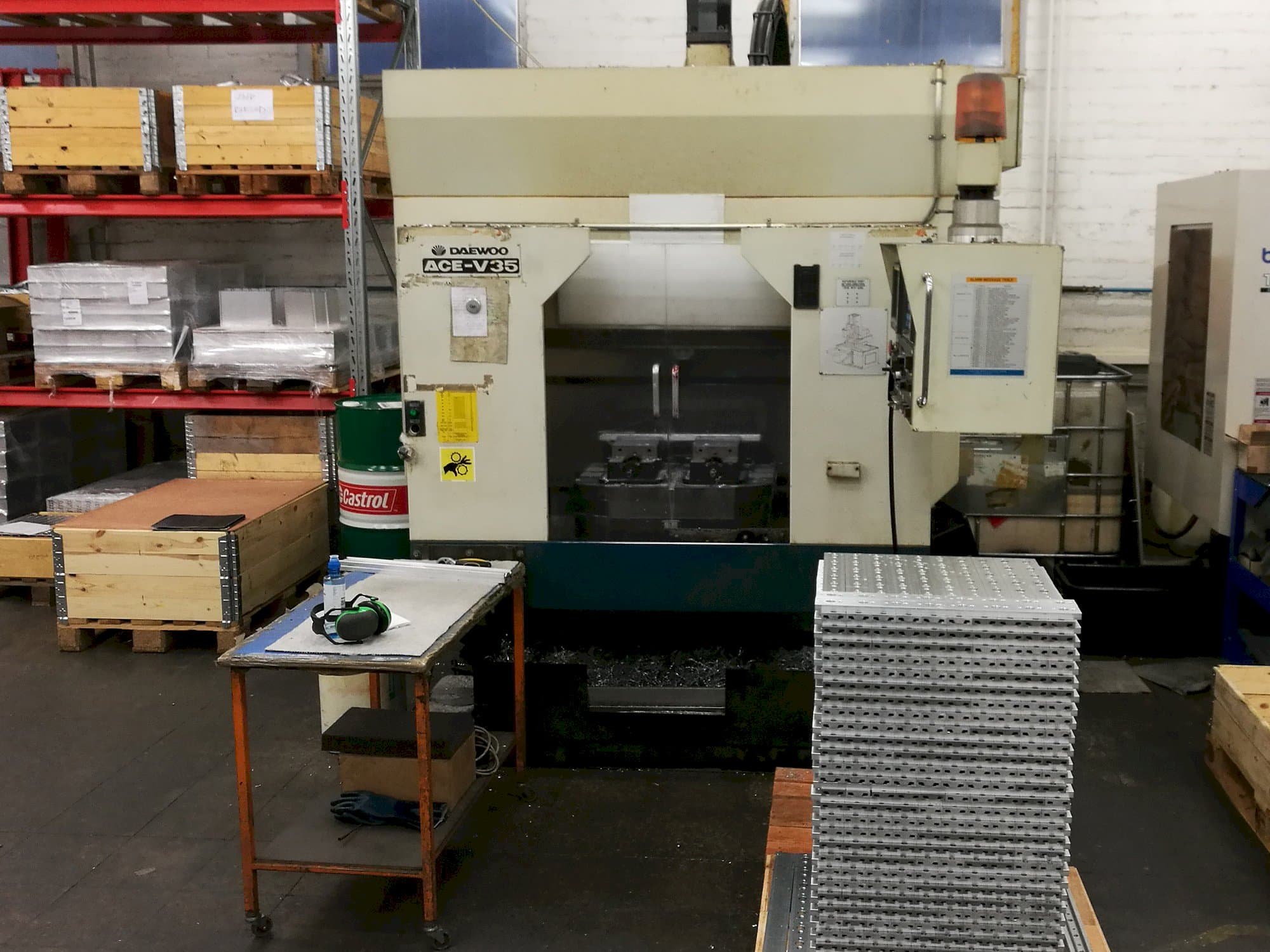 Vista Frontal  da DAEWOO ACE V-35  máquina