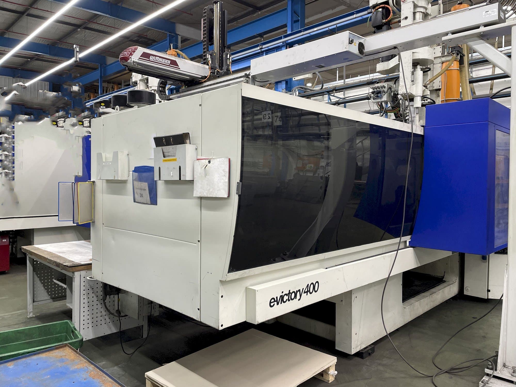 Vista Frontal da ENGEL e-vc 1340H/310V/400 máquina