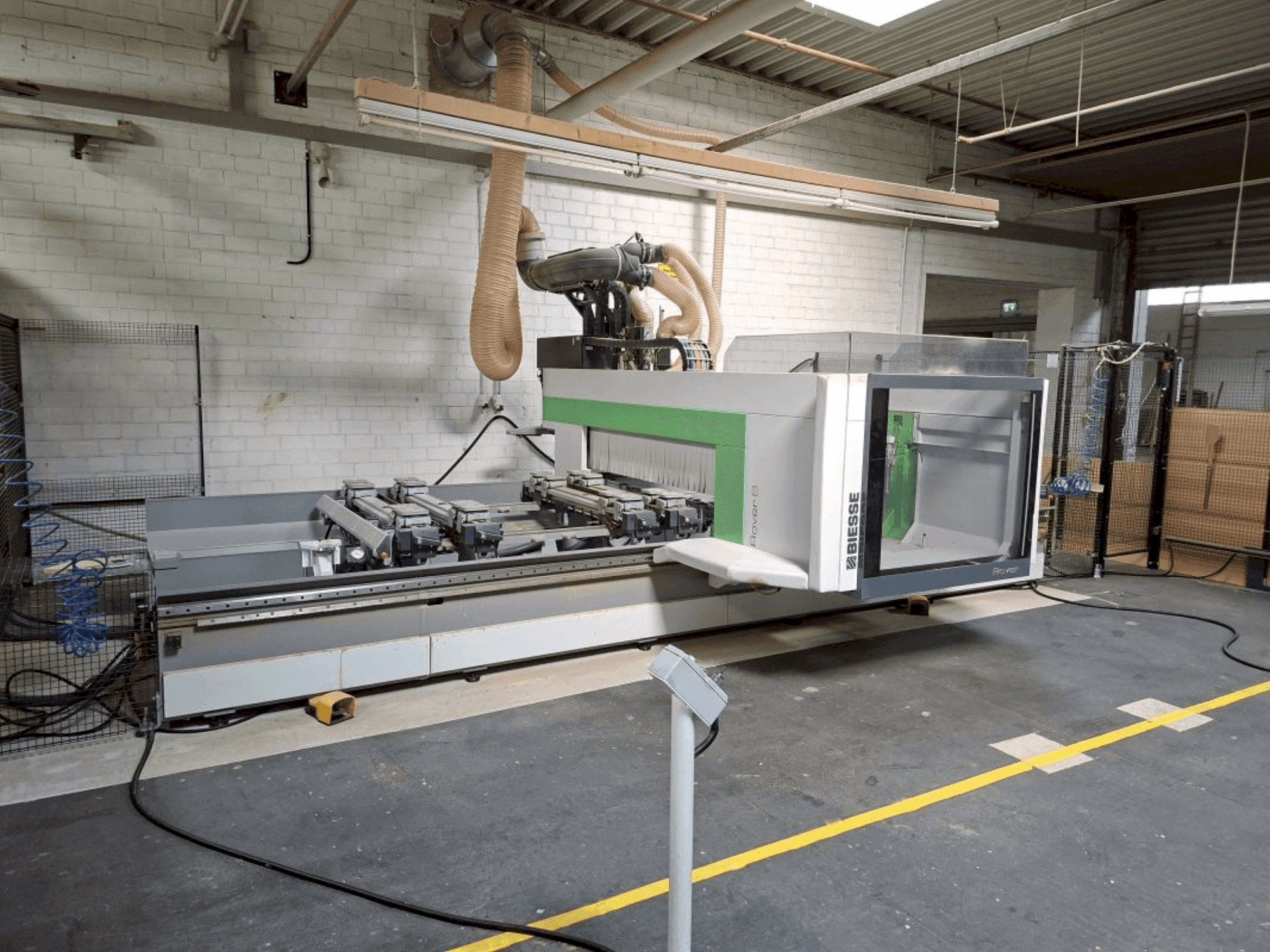 Vista Frontal da BIESSE Rover B 1650 máquina