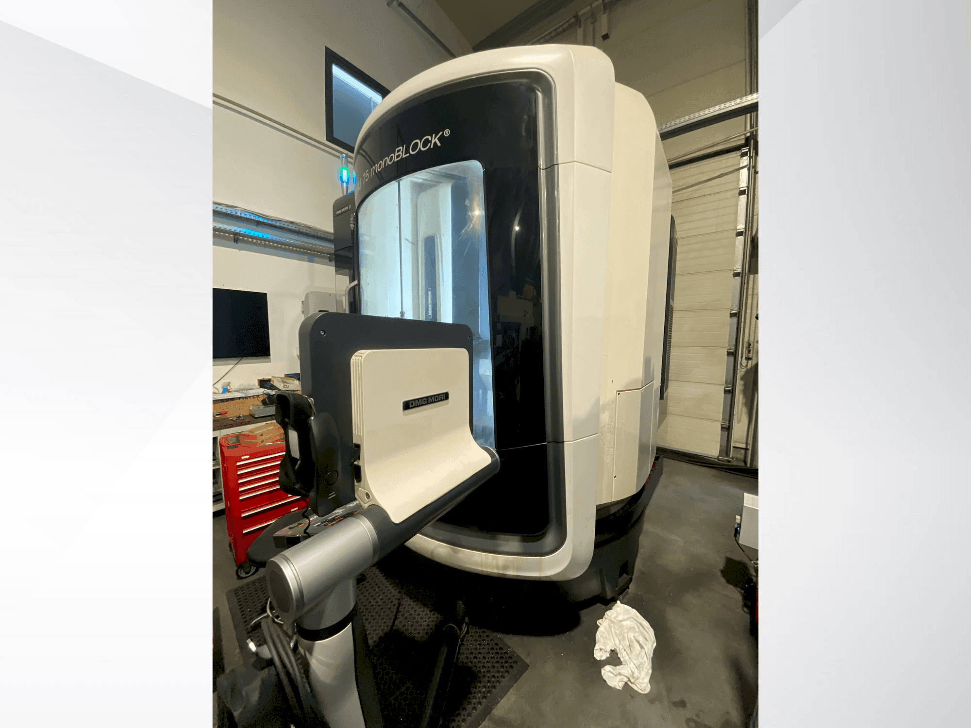 Vista Frontal da DMG MORI DMU 75 MonoBlock máquina