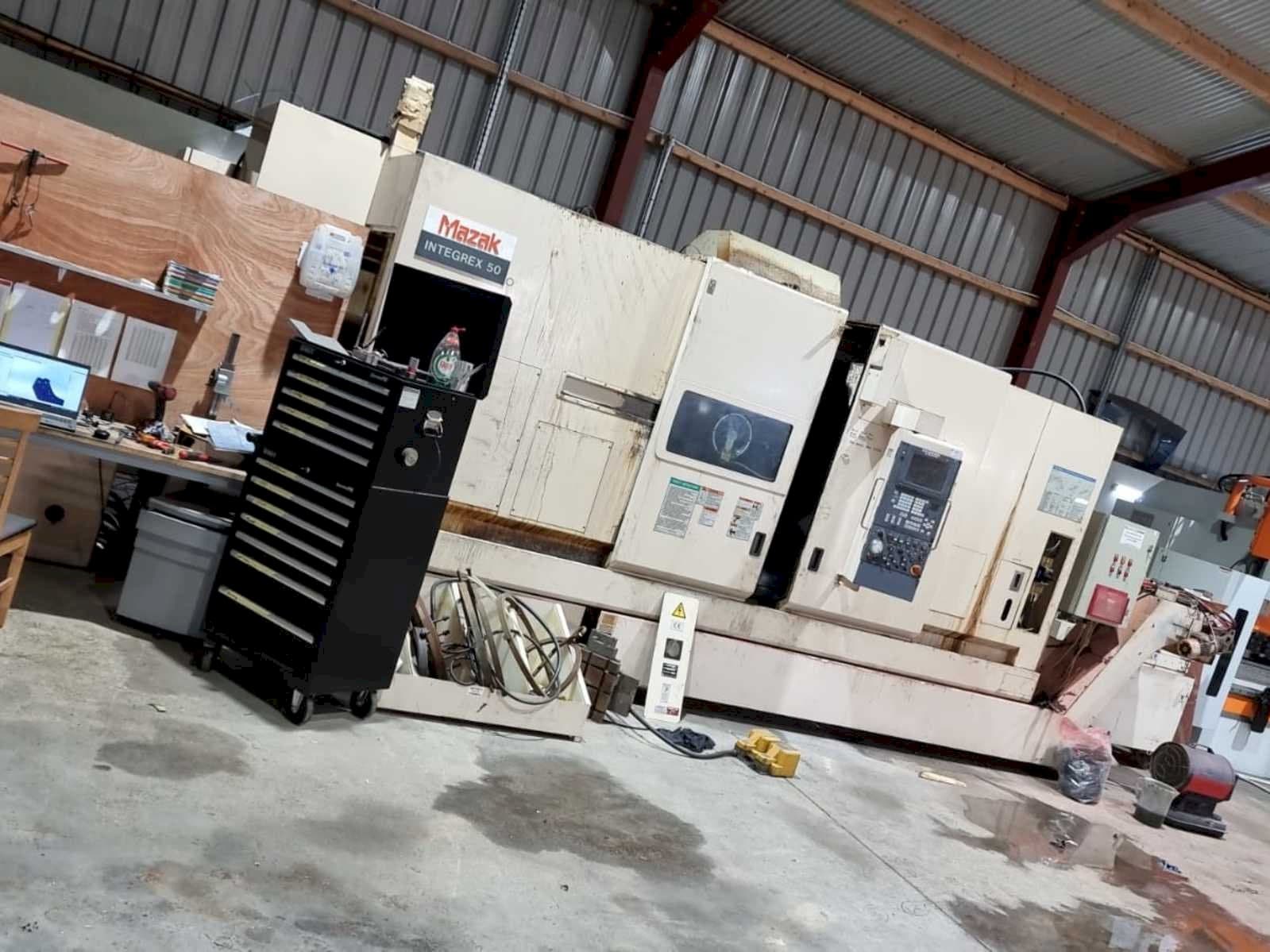 Vista Frontal  da Mazak Integrex 50YR-1500U  máquina