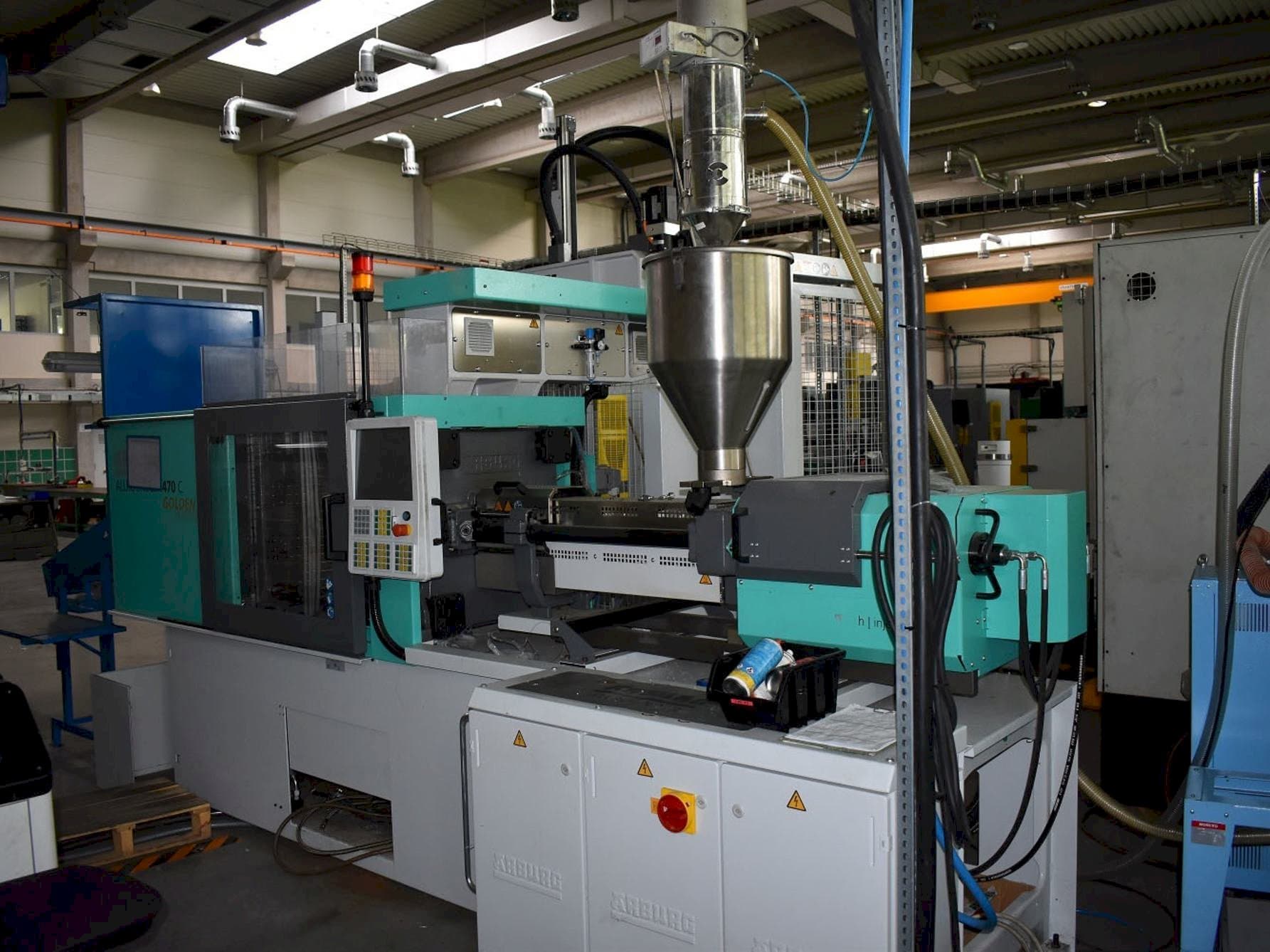 Vista Frontal  da Arburg ALLROUNDER 470 C 1500 - 400  máquina