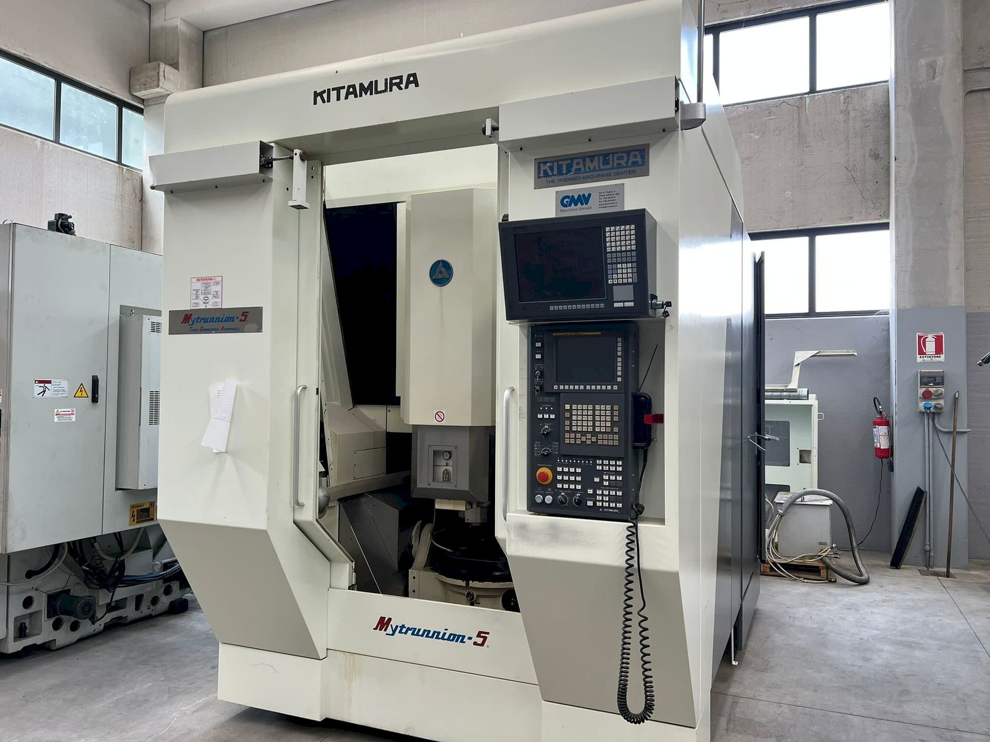 Vista Frontal da Kitamura Mytrunnion 5 máquina