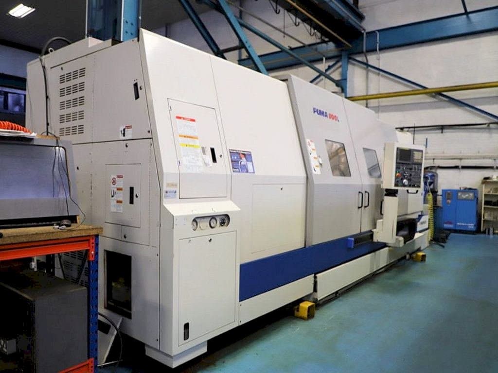 Vista Frontal da Doosan Puma 800L máquina