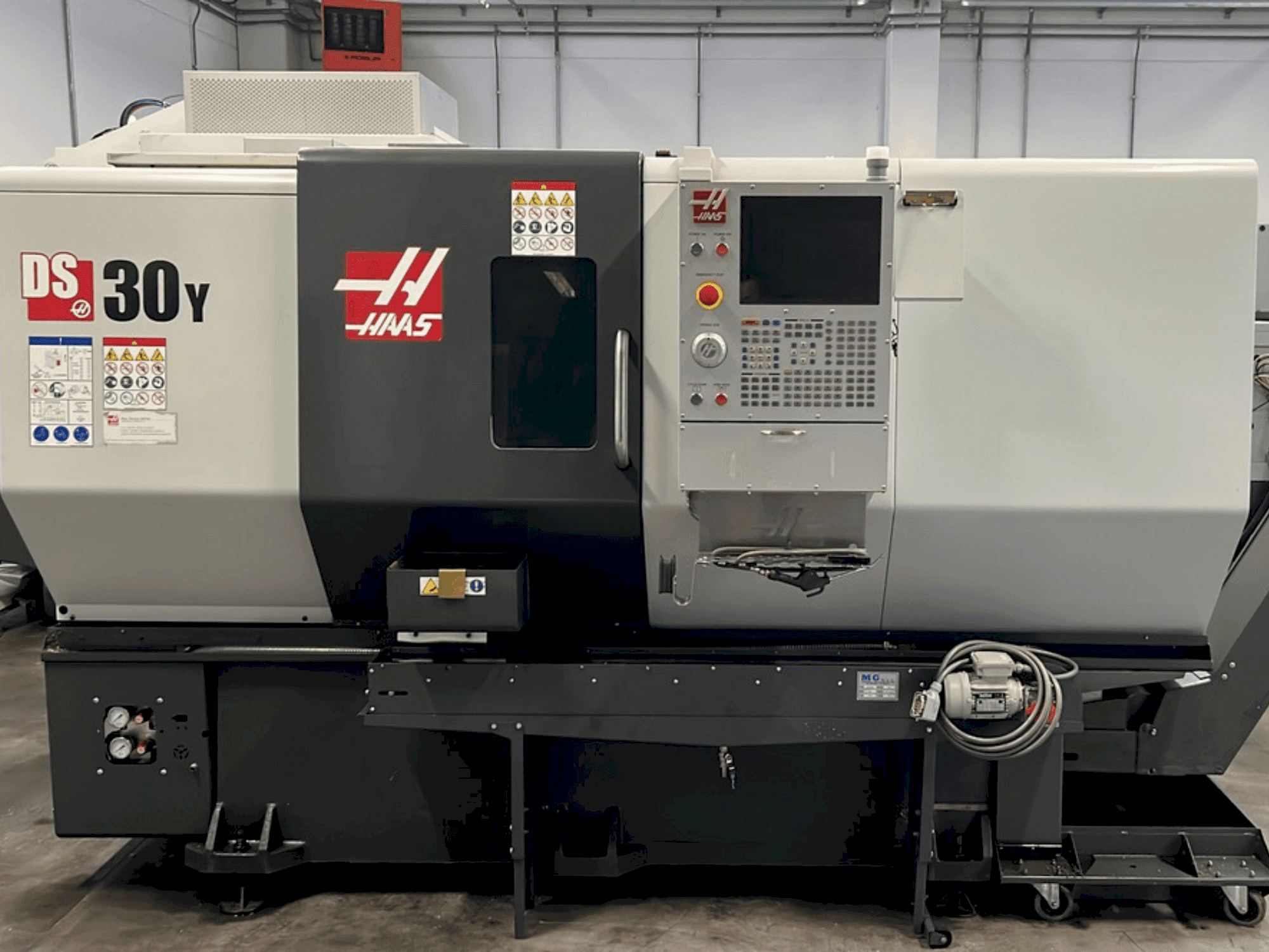 Vista Frontal da HAAS DS30Y máquina