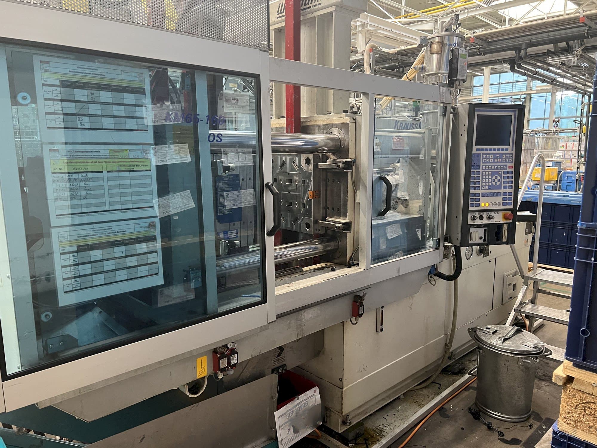 Vista Frontal da Krauss Maffei KM 65-160 C2 máquina