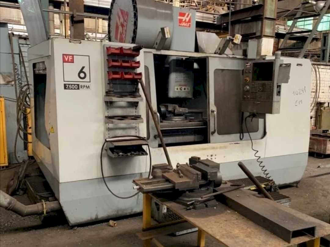 Vista Frontal da HAAS VF-6/50 máquina