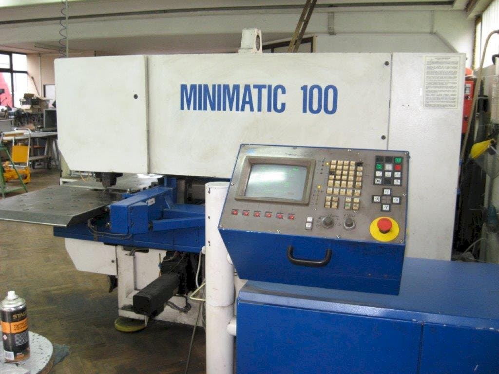 Vista Frontal da Trumpf Minimatic 100 máquina