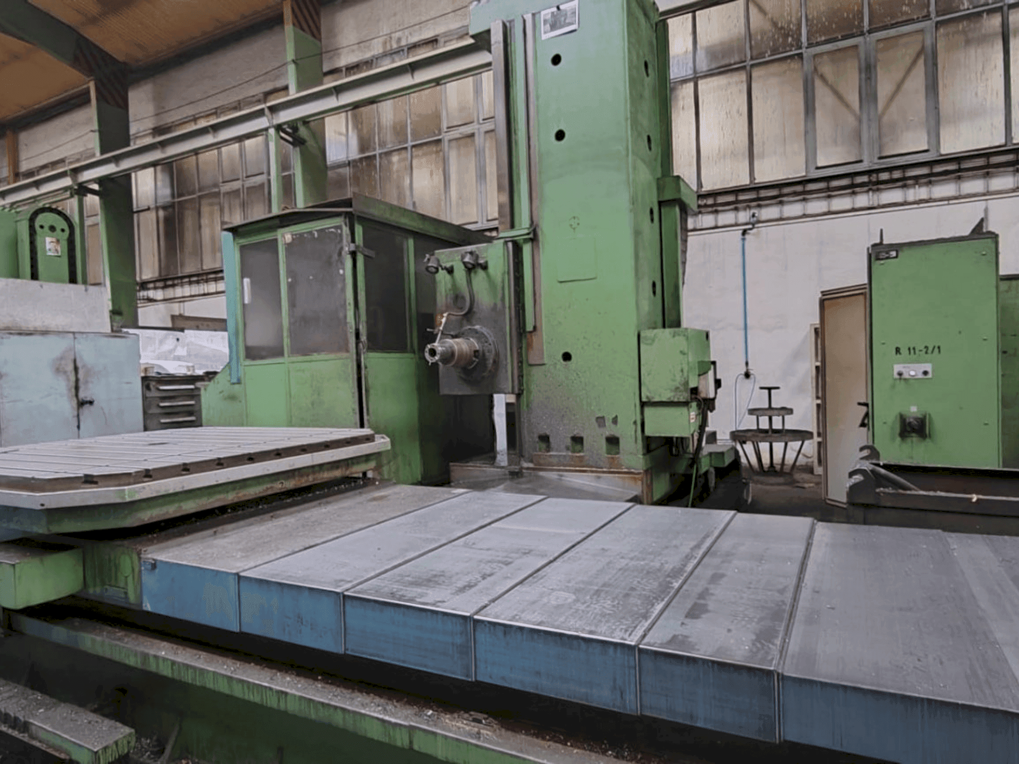 Vista Frontal da TOS WHN 13.8 CNC máquina