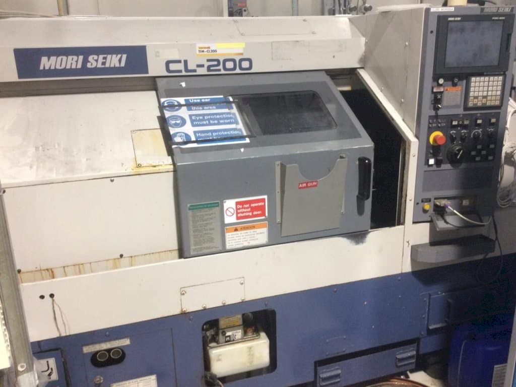 Vista Frontal da MORI SEIKI CL-200 máquina