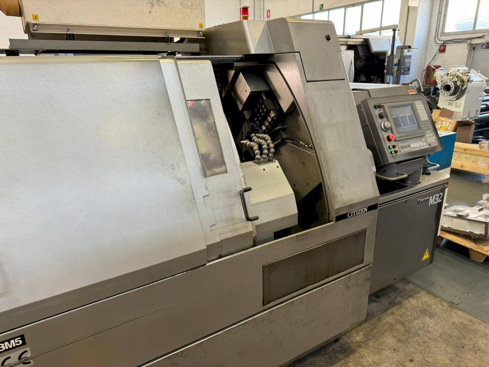 Vista Frontal da Citizen M32V máquina