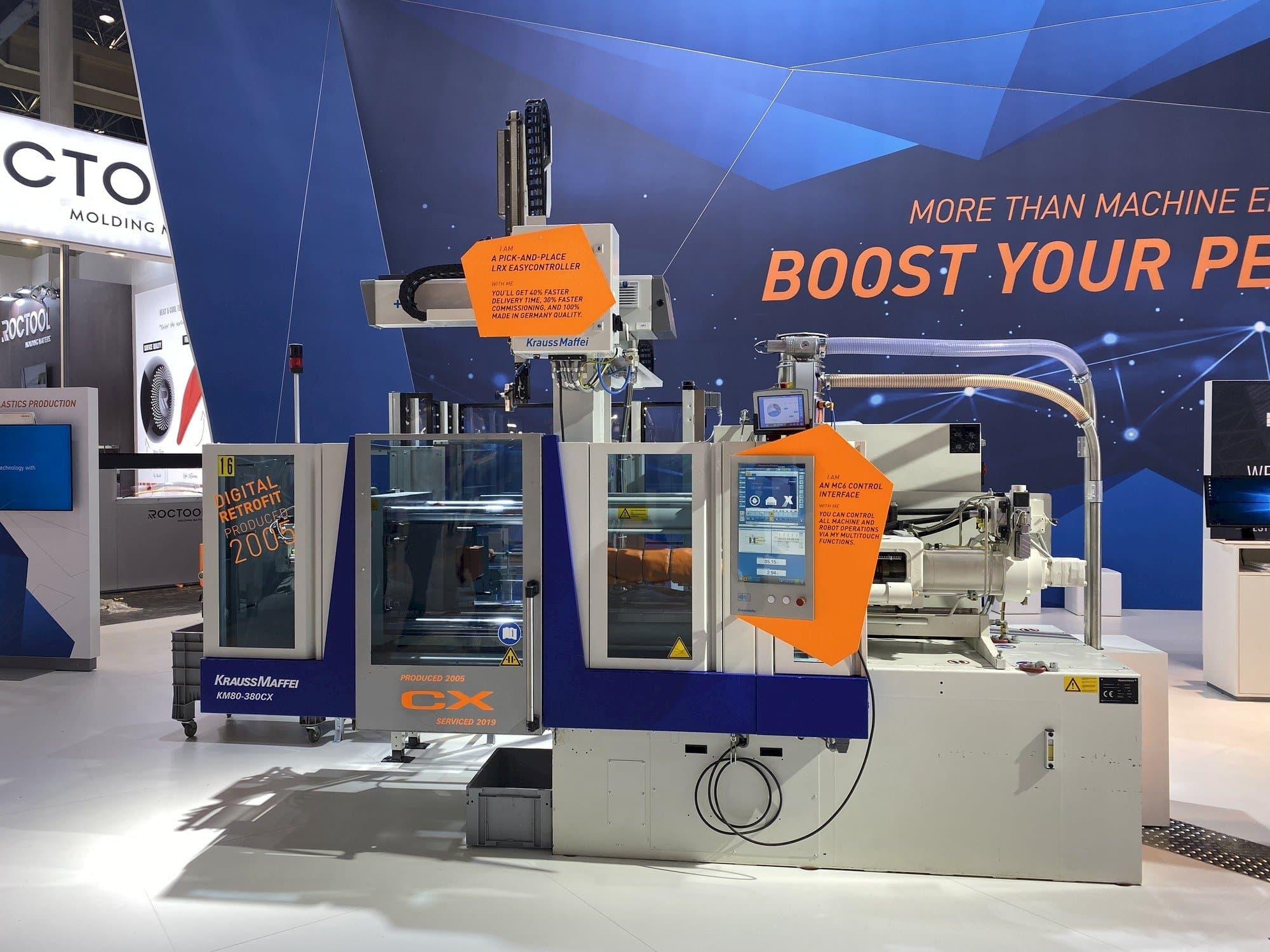 Vista Frontal da Krauss Maffei 80-380 CX + LRX easyControl 100 máquina