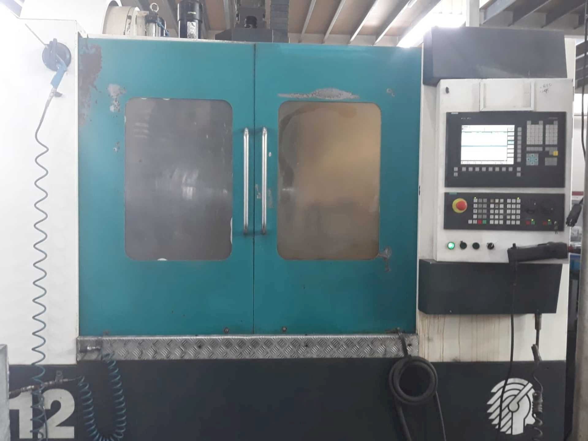 Vista Frontal da Huron VX12 máquina