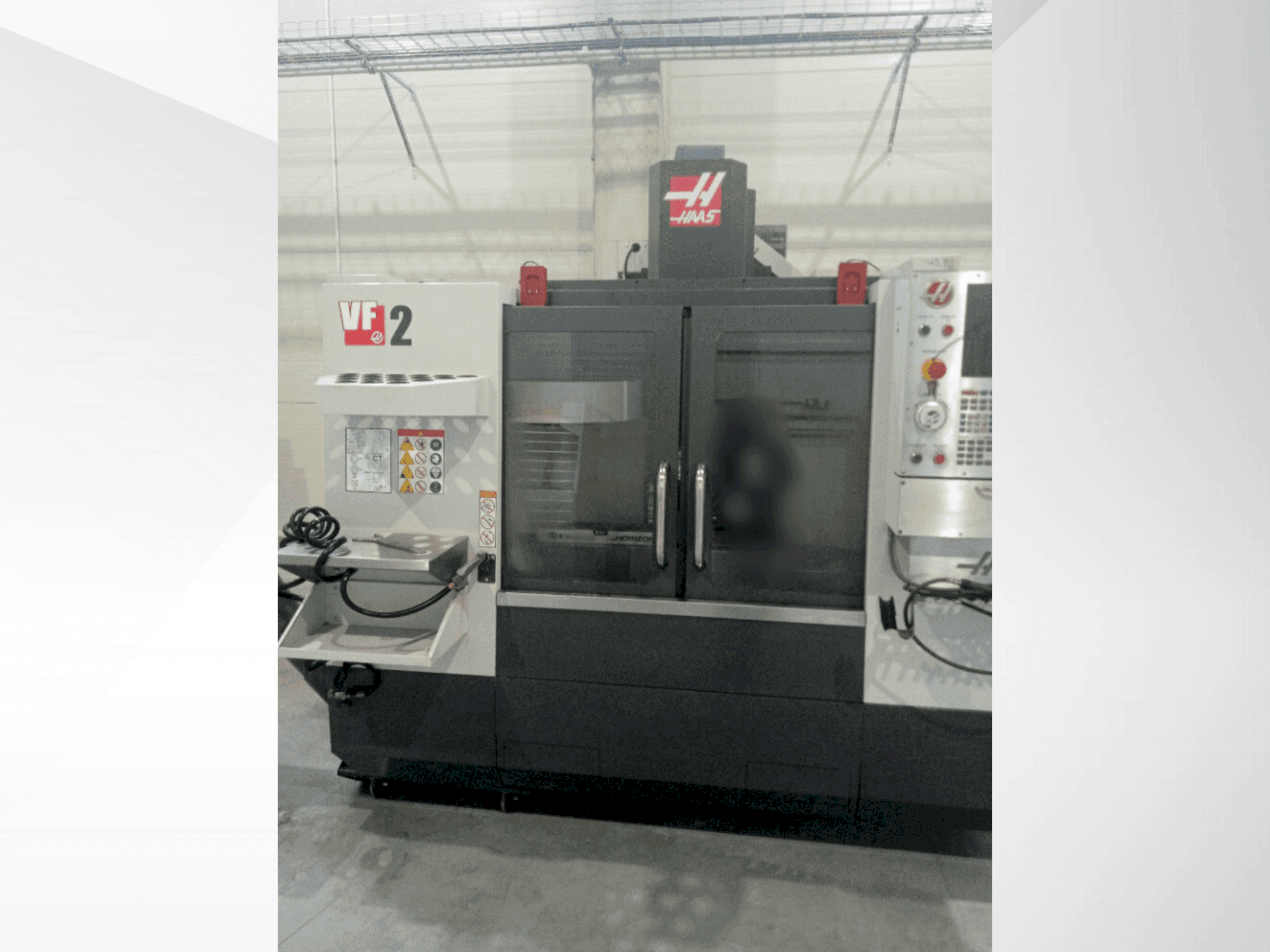 Vista Frontal  da HAAS VF-2  máquina