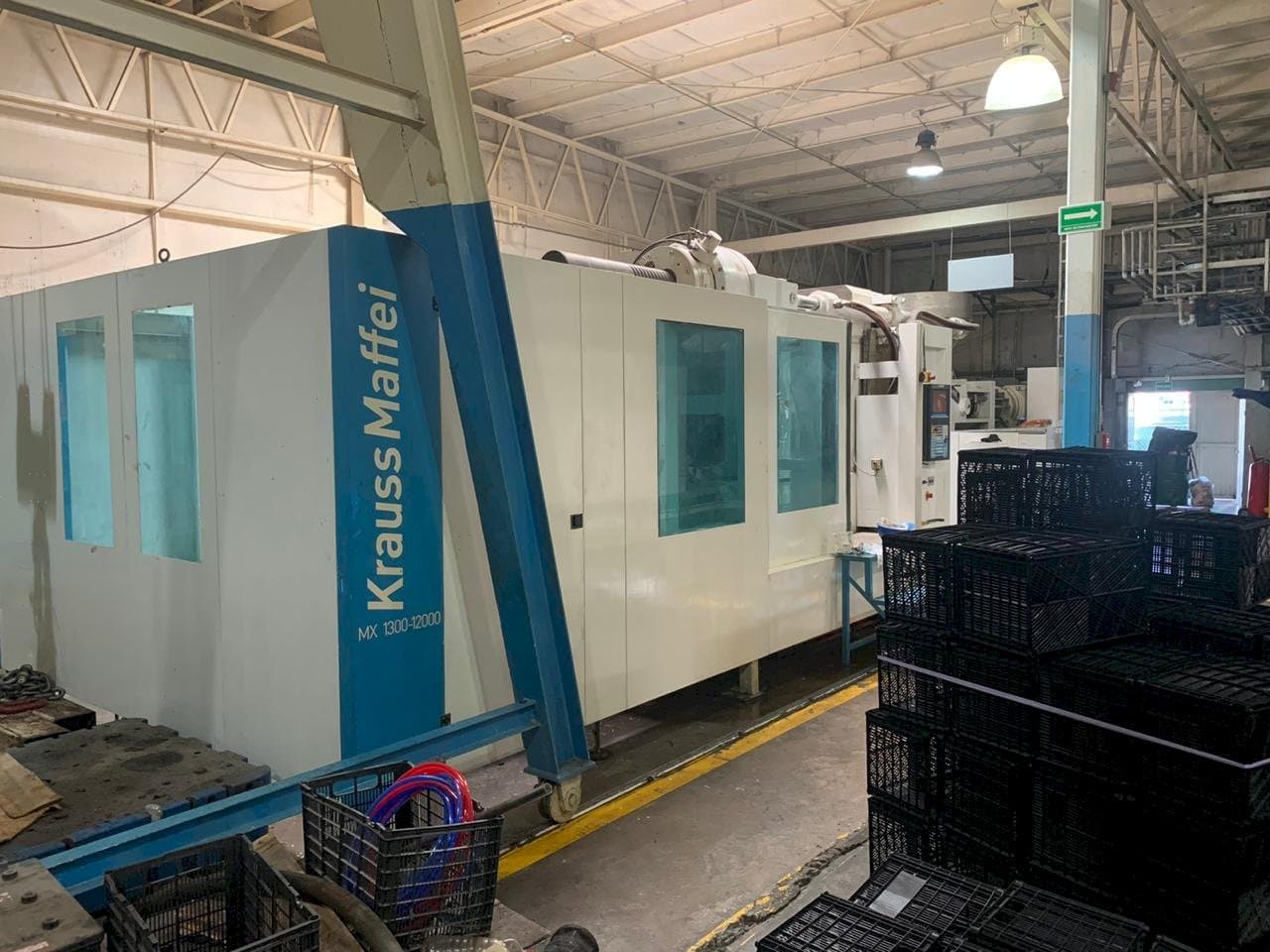 Vista Frontal da Krauss Maffei 1300-12000 MX máquina