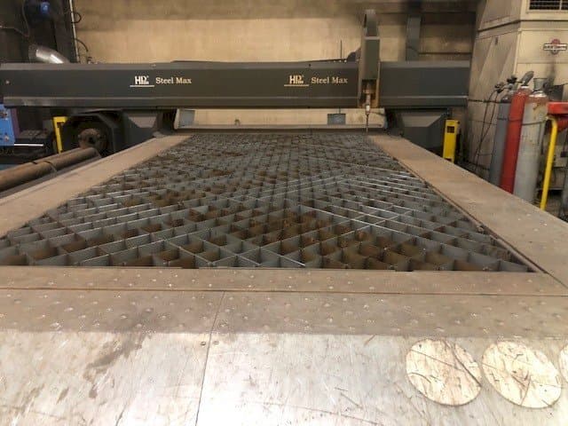 Vista Frontal da Hypertherm HPm Steel Max HPR130 máquina