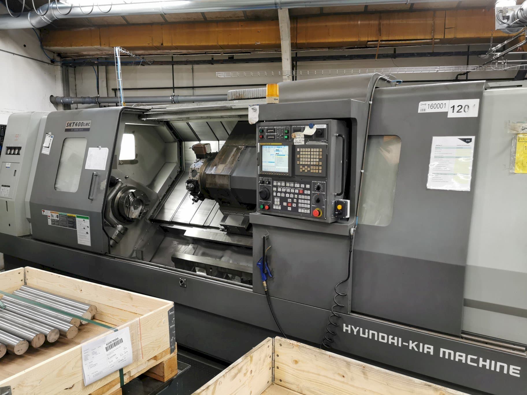 Vista Frontal da Hyundai Kia SKT400LMC máquina