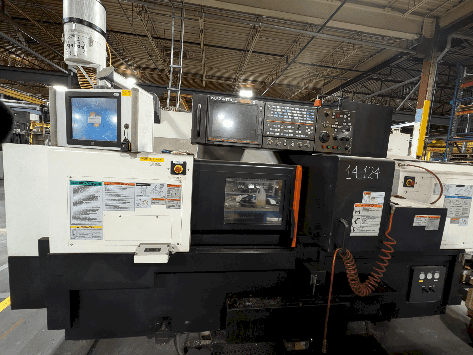 Vista Frontal  da Mazak Multiplex 6300-II Y  máquina