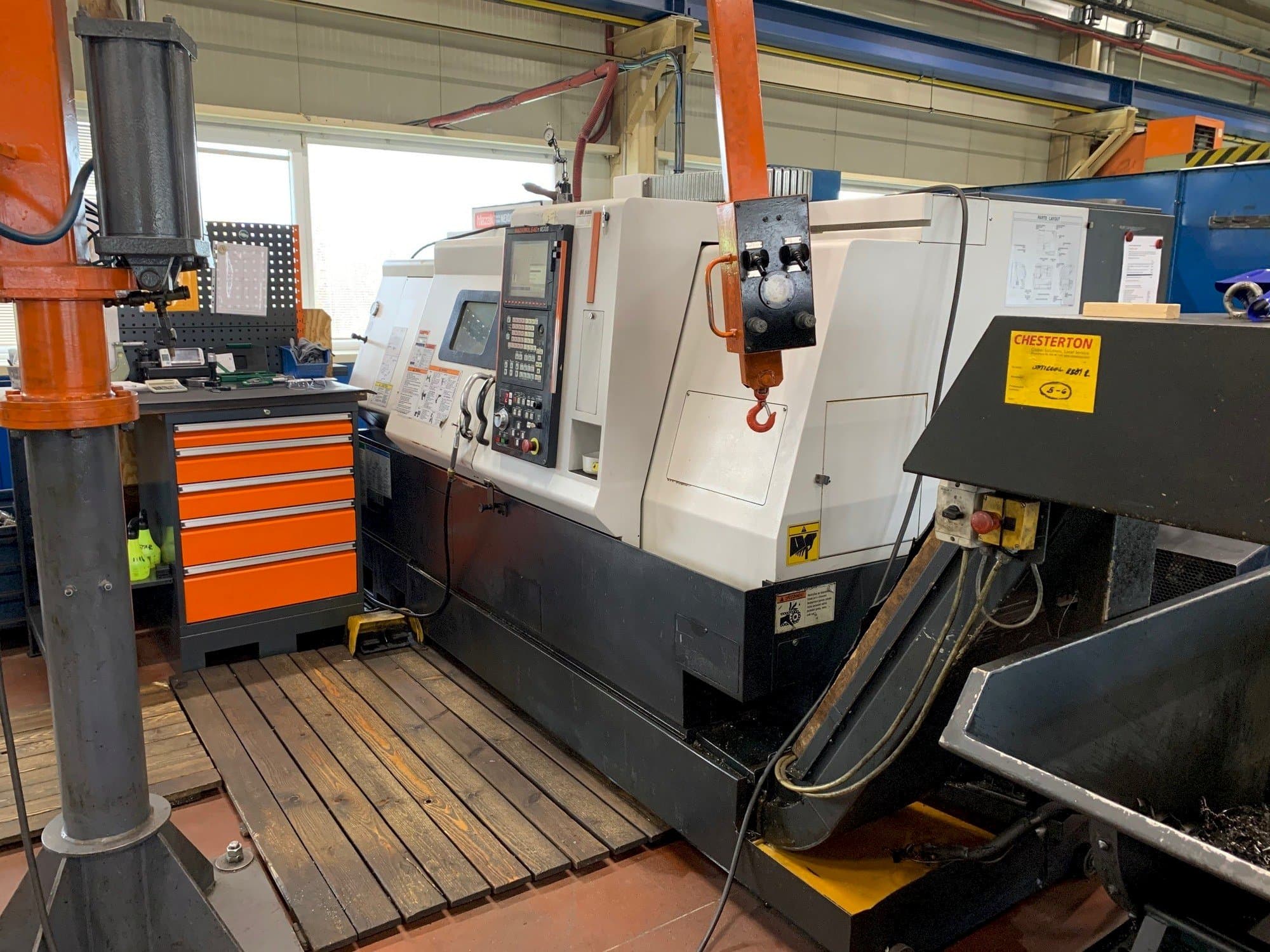 Vista Frontal da Mazak QTN - 250 máquina