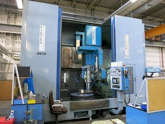 Vista Frontal da PIETRO CARNAGHI ATF 8 SH máquina