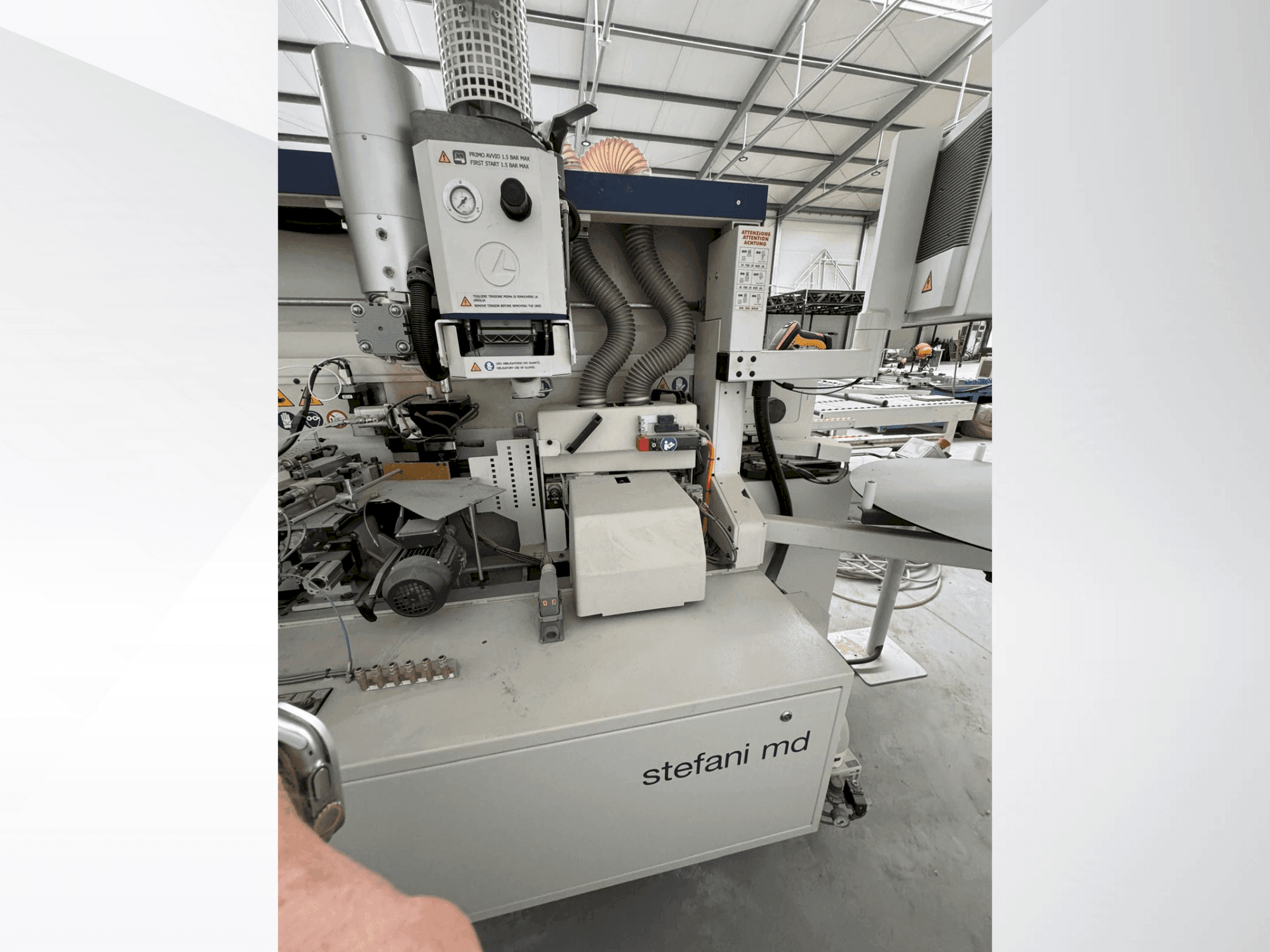 Vista Frontal  da SCM STEFANI MD  máquina