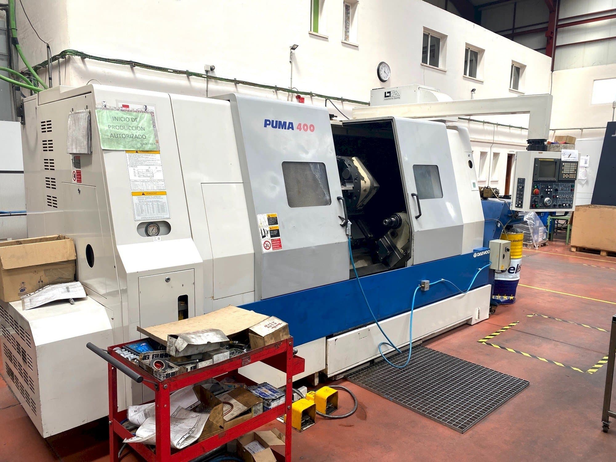 Vista Frontal da DAEWOO PUMA 400 máquina